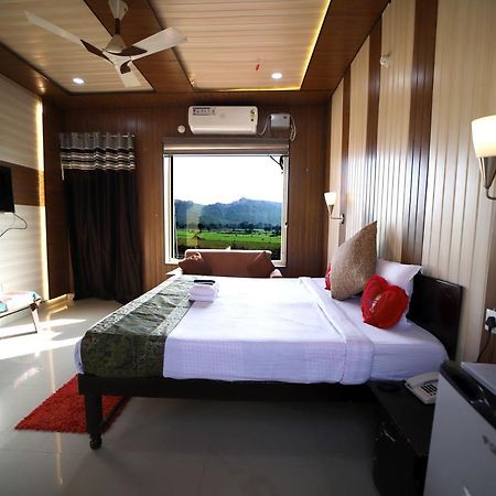 Bundeli Farm Resort Orchha Eksteriør billede
