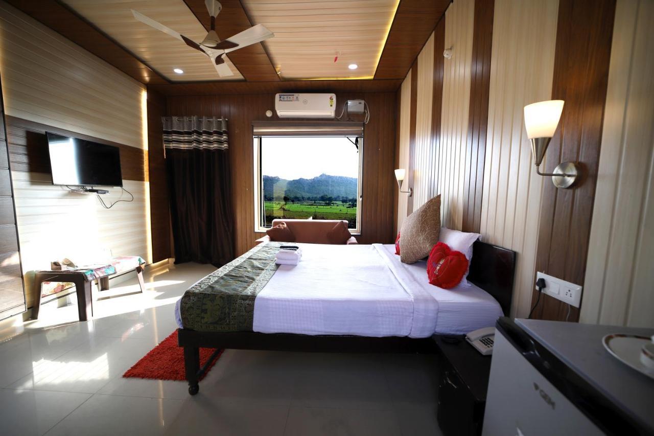 Bundeli Farm Resort Orchha Eksteriør billede