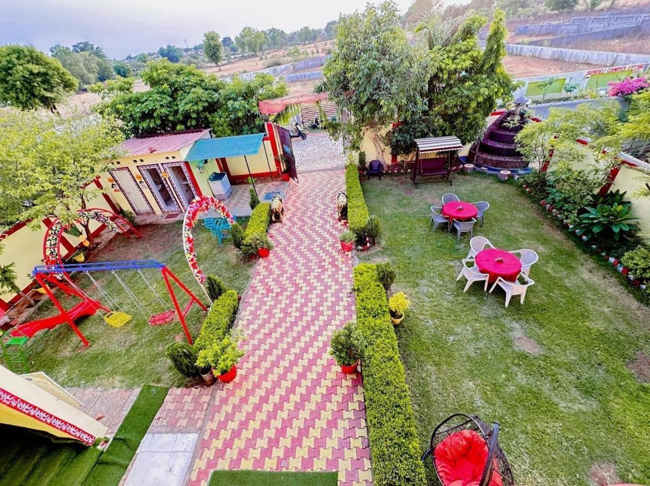 Bundeli Farm Resort Orchha Eksteriør billede